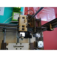 Ultimaker mounts up to 4 extruder 'cassettes'